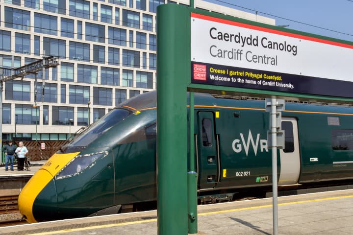 Financial Advisor Cardiff
