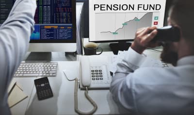 what are the differences between pensions and isas